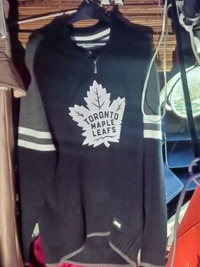 vintage, officially licensed Toronto Maple Leafs garment produced by ILANCO.